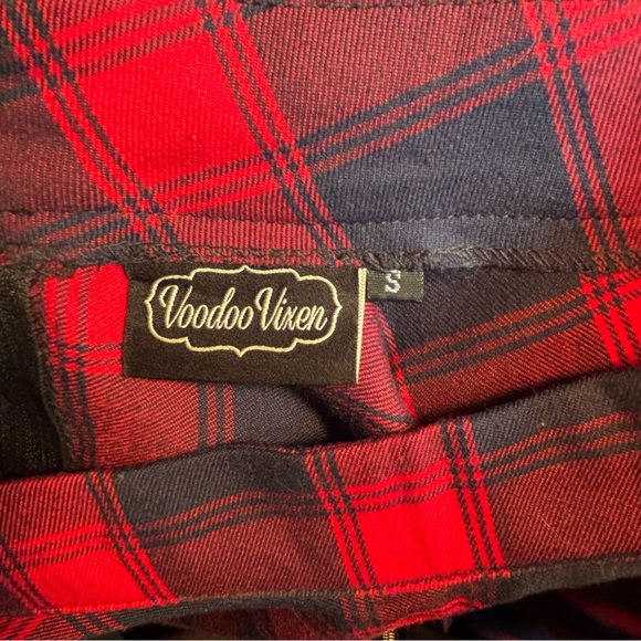 VOODOO VIXENS Sz S Plaid Red and Black Full Skirt with Pockets Unlined Zipper - Picture 7 of 9